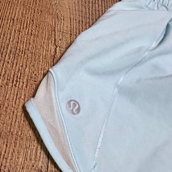 Lululemon Hotty Hot Short II (Long 4")
Ice Milk - Picture 9 of 14